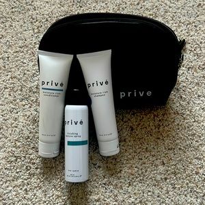 Privé travel size and bag